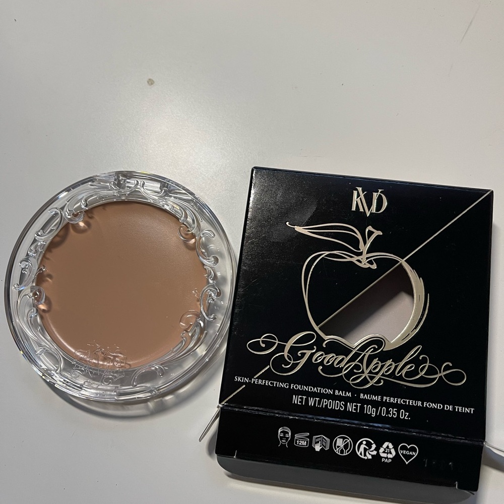 Kvd foundation balm in the shade light010
